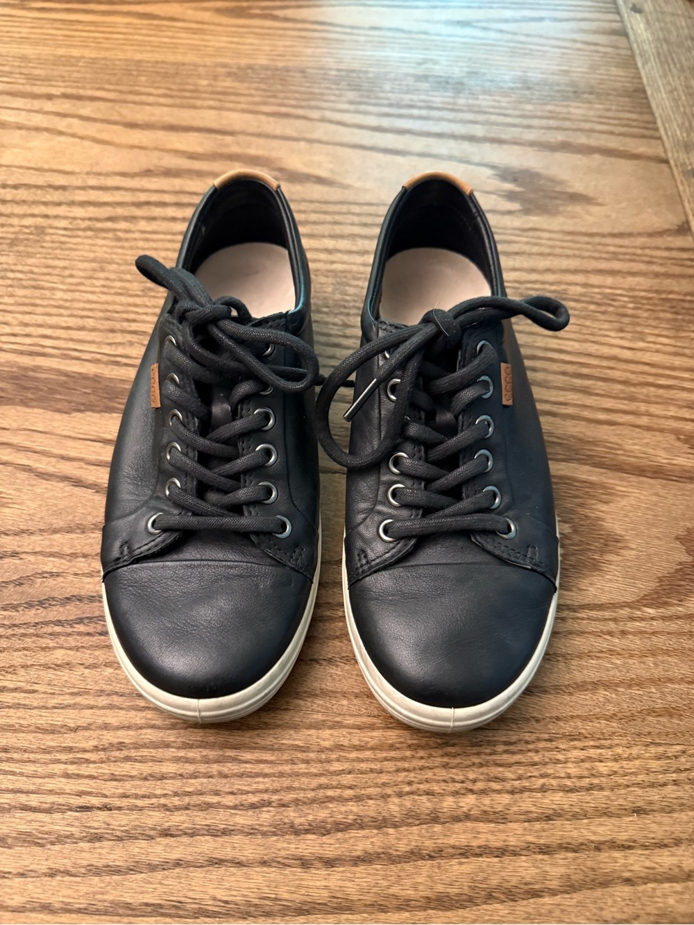 ECCO Black Lace-Up Leather Sneakers